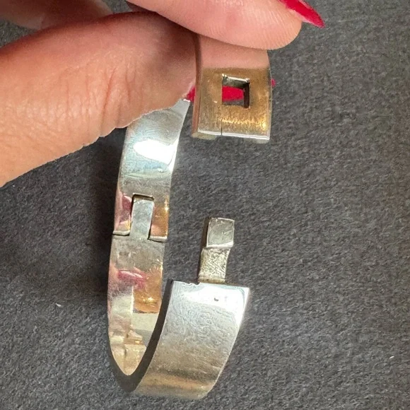 Vintage coral inlay Sterling silver hinged bracelet made in Mexico